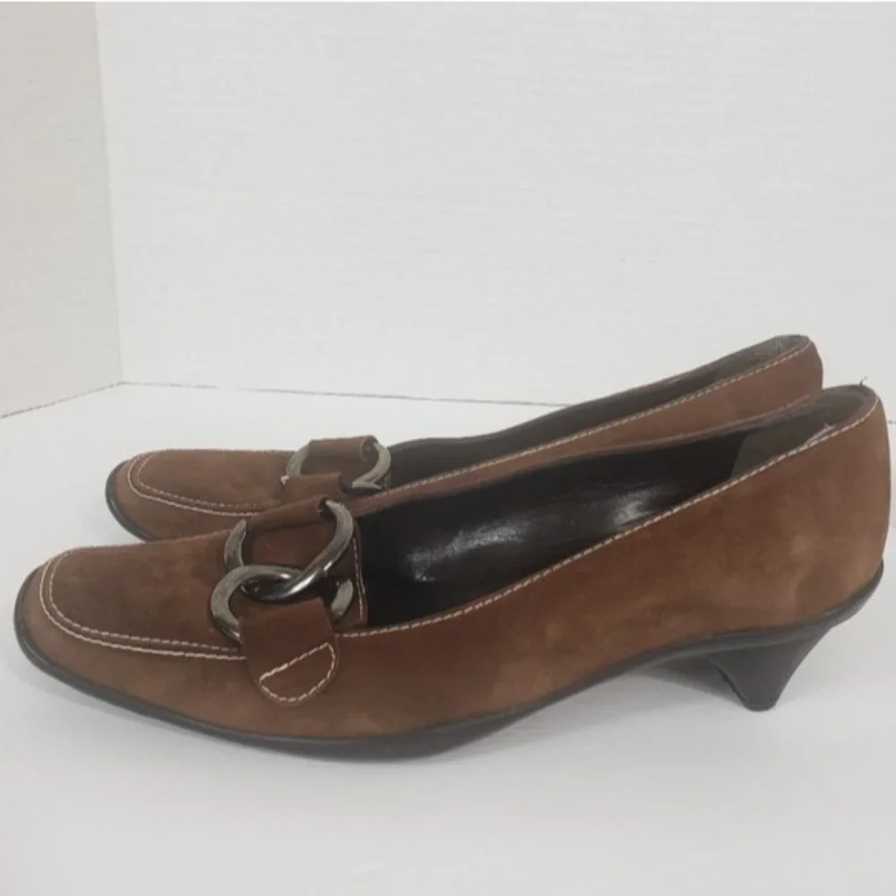 Stuart Weitzman Women's shoes. - Picture 6 of 10